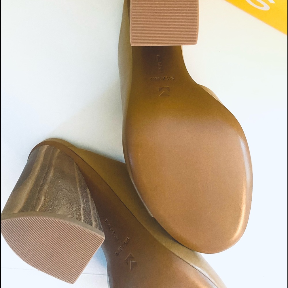 NWT - Mercedes Castillo Izar - Leather Mules in Light Tan Leather & Wooden Heel - Picture 7 of 16